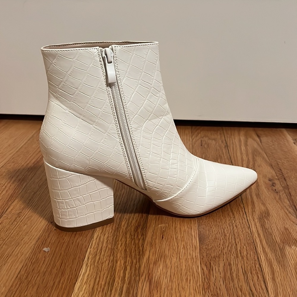 NIB White Block Heel Ankle Booties